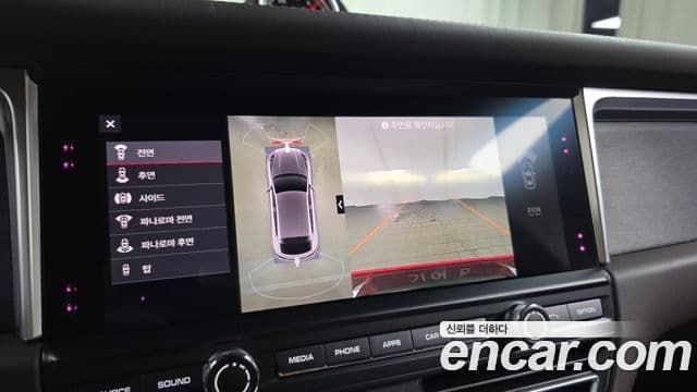 Porsche Macan 2020 — ფოტო 14/20