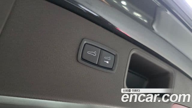 Porsche Macan 2020 — ფოტო 18/20