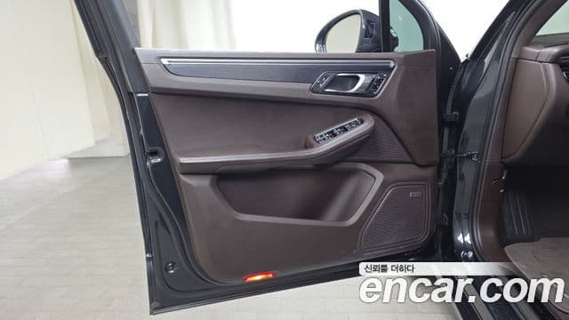 Porsche Macan 2020 — Photo 5/30