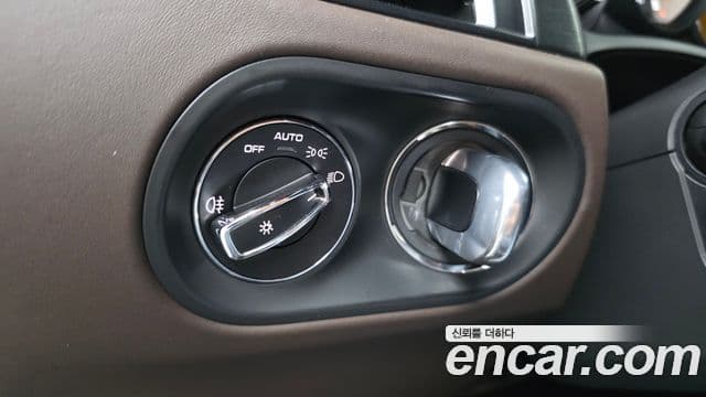 Porsche Macan 2020 — Photo 8/30