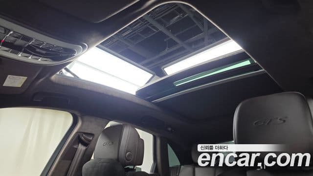 Porsche Macan 2020 — Photo 7/30