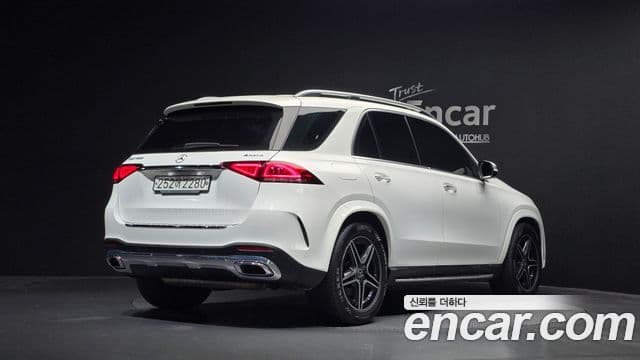Mercedes-Benz GLE-Class 2019 — ფოტო 2/20