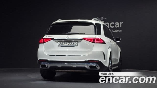 Mercedes-Benz GLE-Class 2019 — ფოტო 4/20