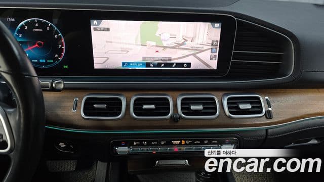 Mercedes-Benz GLE-Class 2019 — ფოტო 13/20