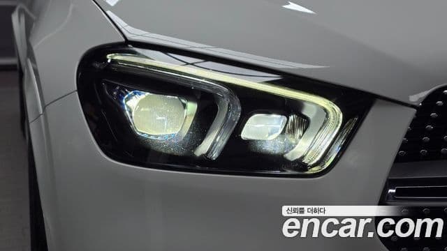 Mercedes-Benz GLE-Class 2019 — Photo 23/30