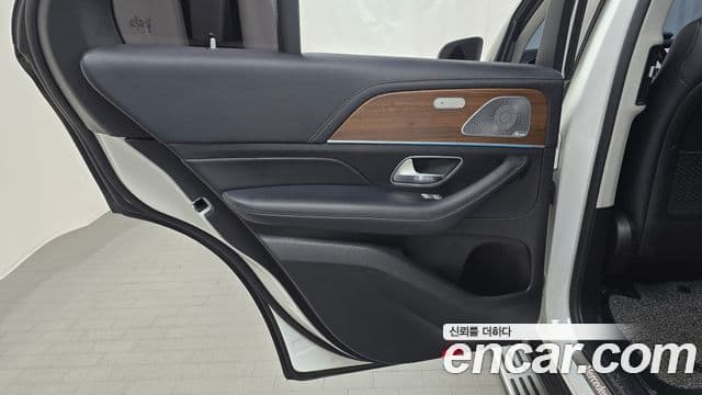 Mercedes-Benz GLE-Class 2019 — Photo 3/30