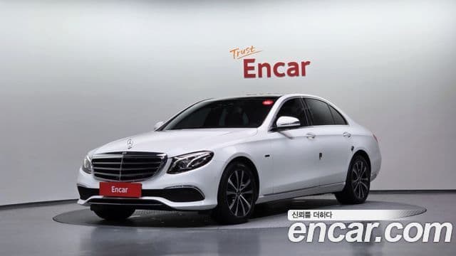 Mercedes-Benz E-Class 2019 — ფოტო 1/20