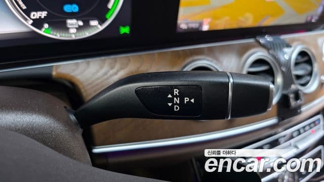 Mercedes-Benz E-Class 2019 — ფოტო 9/20