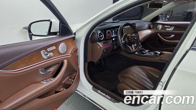Mercedes-Benz E-Class 2019 — ფოტო 10/20