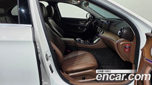 Mercedes-Benz E-Class 2019 — ფოტო 11/20
