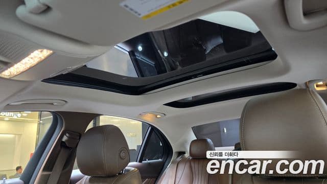 Mercedes-Benz E-Class 2019 — ფოტო 18/20