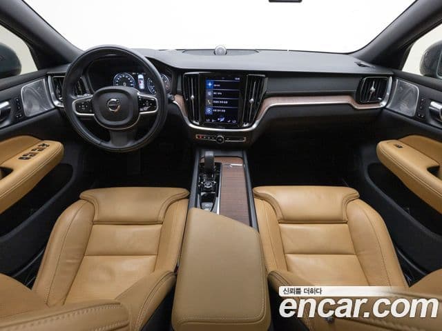 Volvo V60 Cross Country 2022 — Фото 9/19