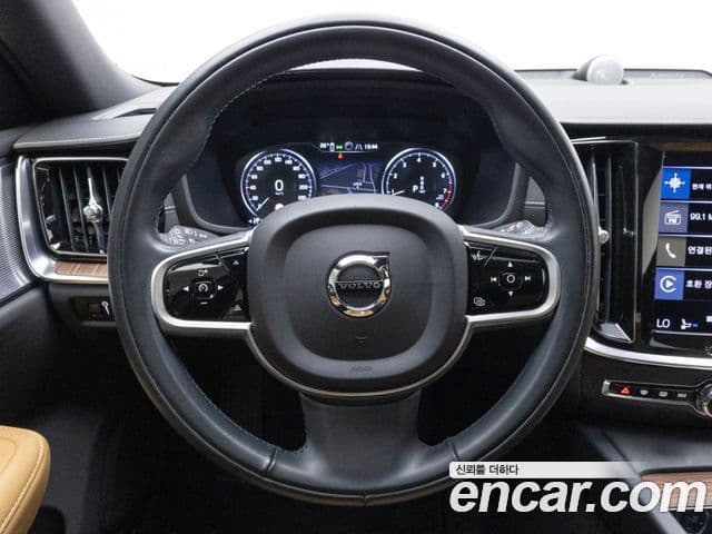 Volvo V60 Cross Country 2022 — Фото 12/19