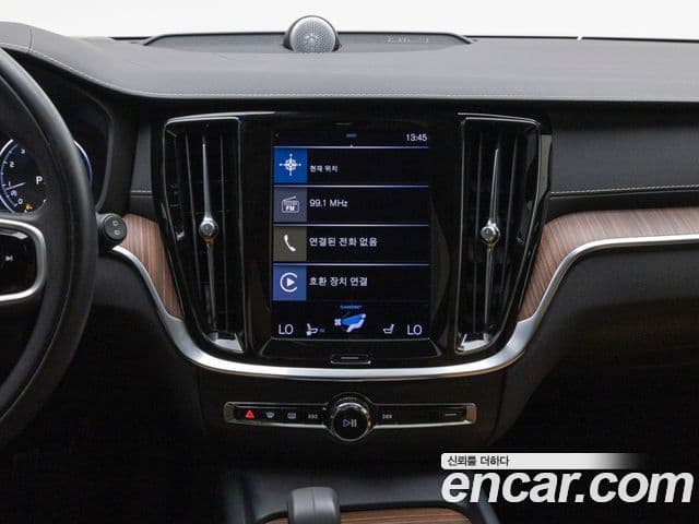 Volvo V60 Cross Country 2022 — Фото 14/19