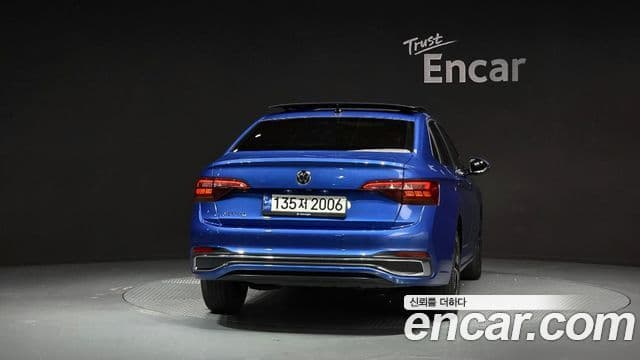 Volkswagen Jetta 2023 — Photo 6/20