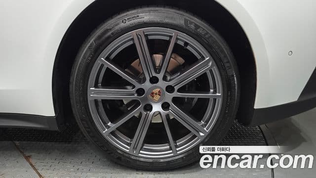 Porsche Panamera 2024 — Photo 19/36