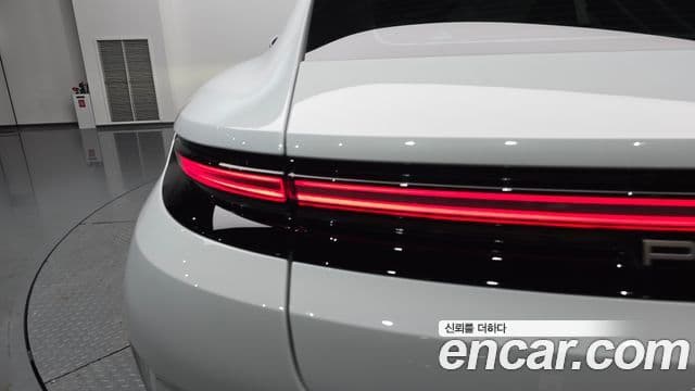Porsche Panamera 2024 — Photo 12/36