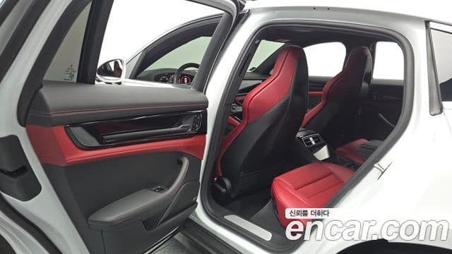 Porsche Panamera 2024 — Photo 18/36