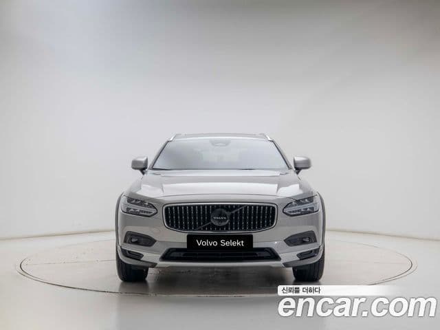 Volvo V90 Cross Country 2023 — Şəkil 17/19