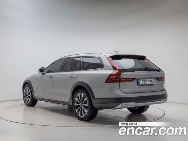 Volvo V90 Cross Country 2023 — Şəkil 19/19