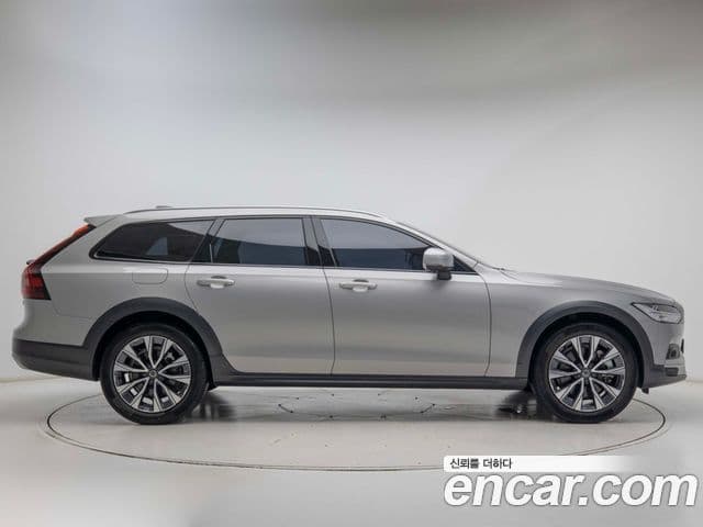 Volvo V90 Cross Country 2023 — Şəkil 15/19