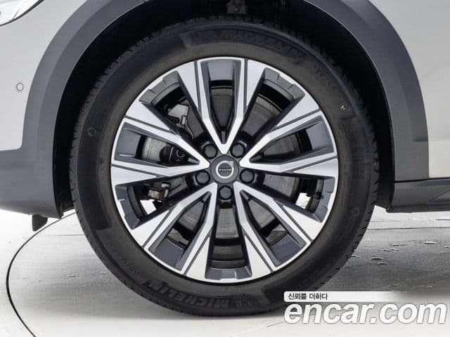 Volvo V90 Cross Country 2023 — Şəkil 13/19