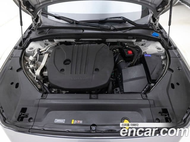 Volvo V90 Cross Country 2023 — Şəkil 8/19