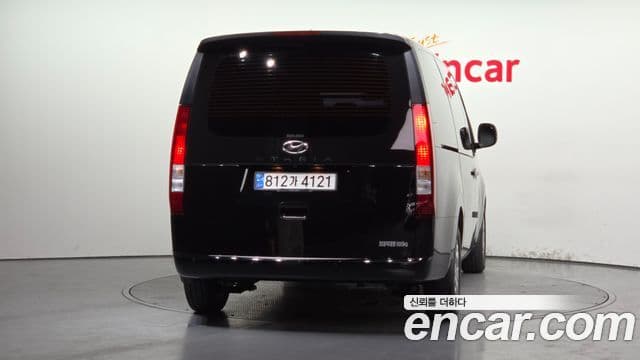 Hyundai Staria 2022 — ფოტო 4/20