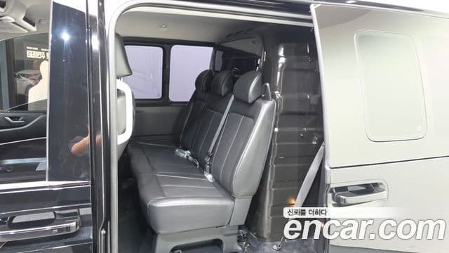 Hyundai Staria 2022 — ფოტო 11/20
