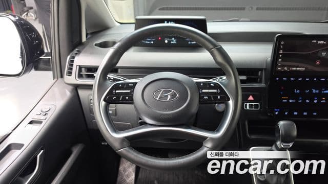 Hyundai Staria 2022 — ფოტო 13/20