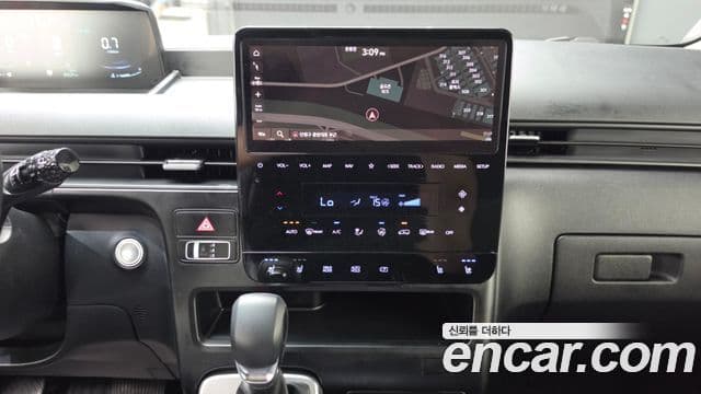 Hyundai Staria 2022 — ფოტო 18/20
