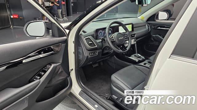 Kia Seltos 2025 — Şəkil 8/20