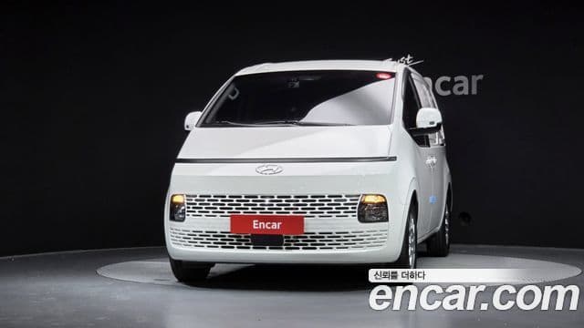 Hyundai Staria 2021 — ფოტო 3/20