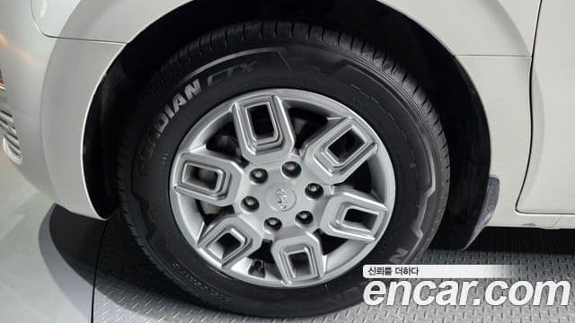 Hyundai Staria 2021 — ფოტო 5/20