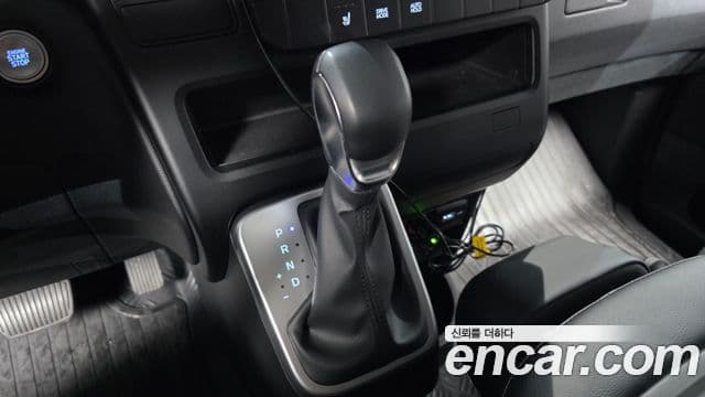 Hyundai Staria 2021 — ფოტო 9/20