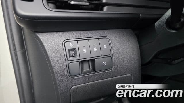 Hyundai Staria 2021 — ფოტო 17/20