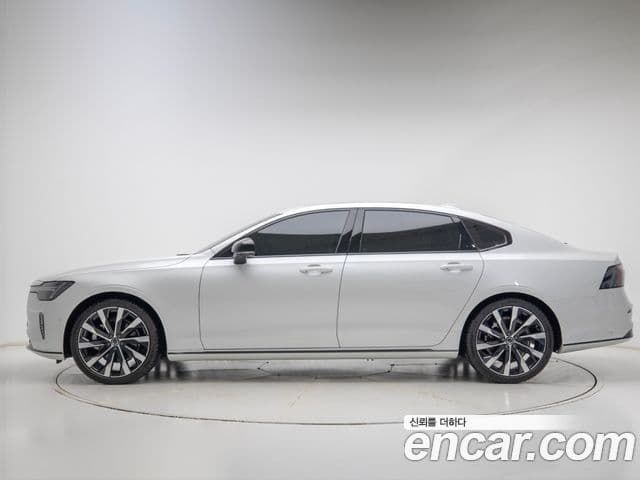 Volvo S90 2025 — Фото 3/19