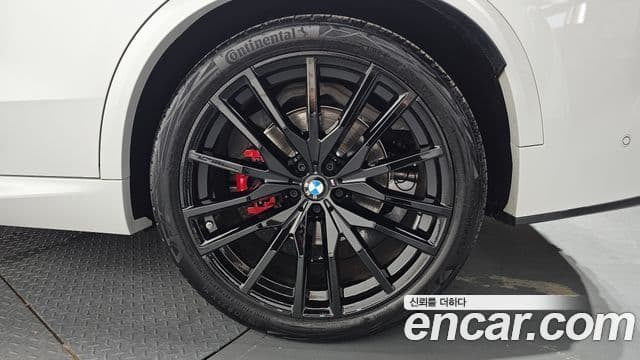 BMW X5 2025 — Photo 22/35