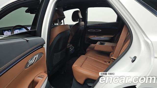 Genesis GV70 2024 — ფოტო 32/33