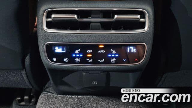 Genesis GV70 2024 — ფოტო 12/33