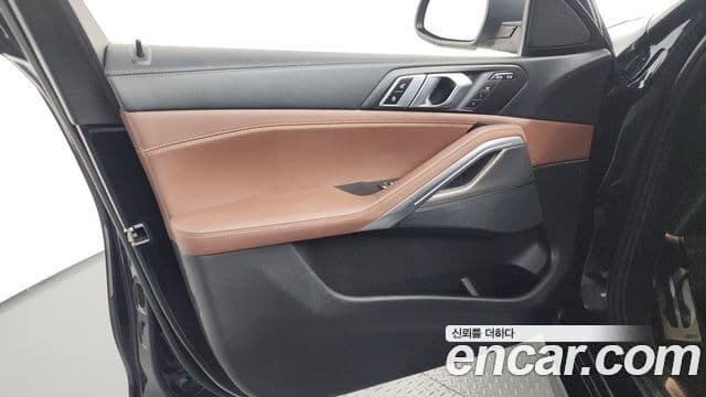 BMW X6 2022 — Photo 24/34