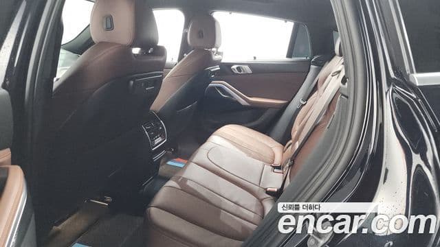 BMW X6 2022 — Photo 18/34