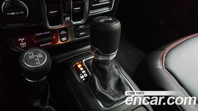 Jeep Wrangler 2025 — ფოტო 9/20
