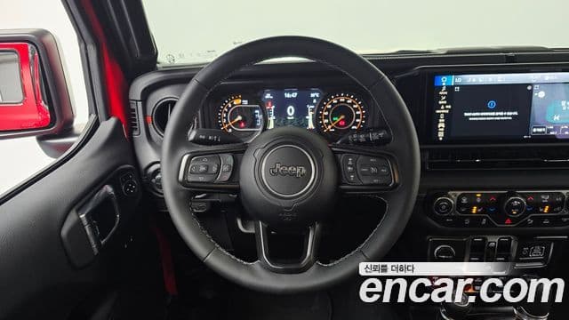 Jeep Wrangler 2025 — ფოტო 14/20