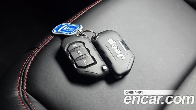 Jeep Wrangler 2025 — ფოტო 16/20