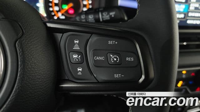 Jeep Wrangler 2025 — ფოტო 17/20