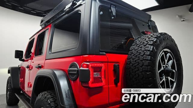 Jeep Wrangler 2025 — ფოტო 18/20