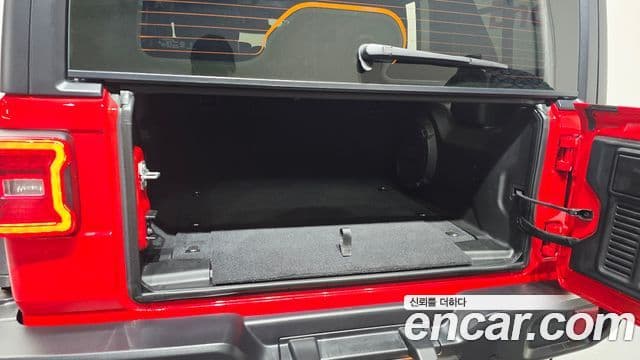 Jeep Wrangler 2025 — ფოტო 19/20