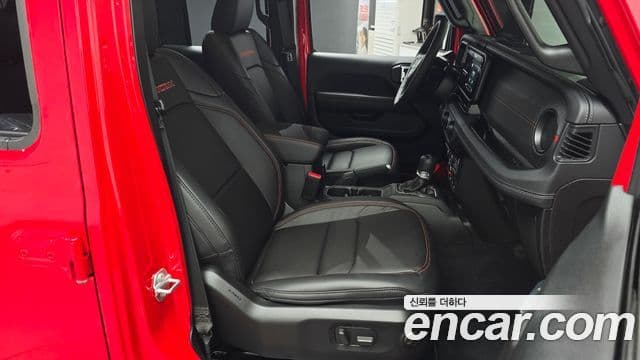 Jeep Wrangler 2025 — Photo 19/33