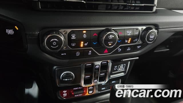 Jeep Wrangler 2025 — Photo 4/33